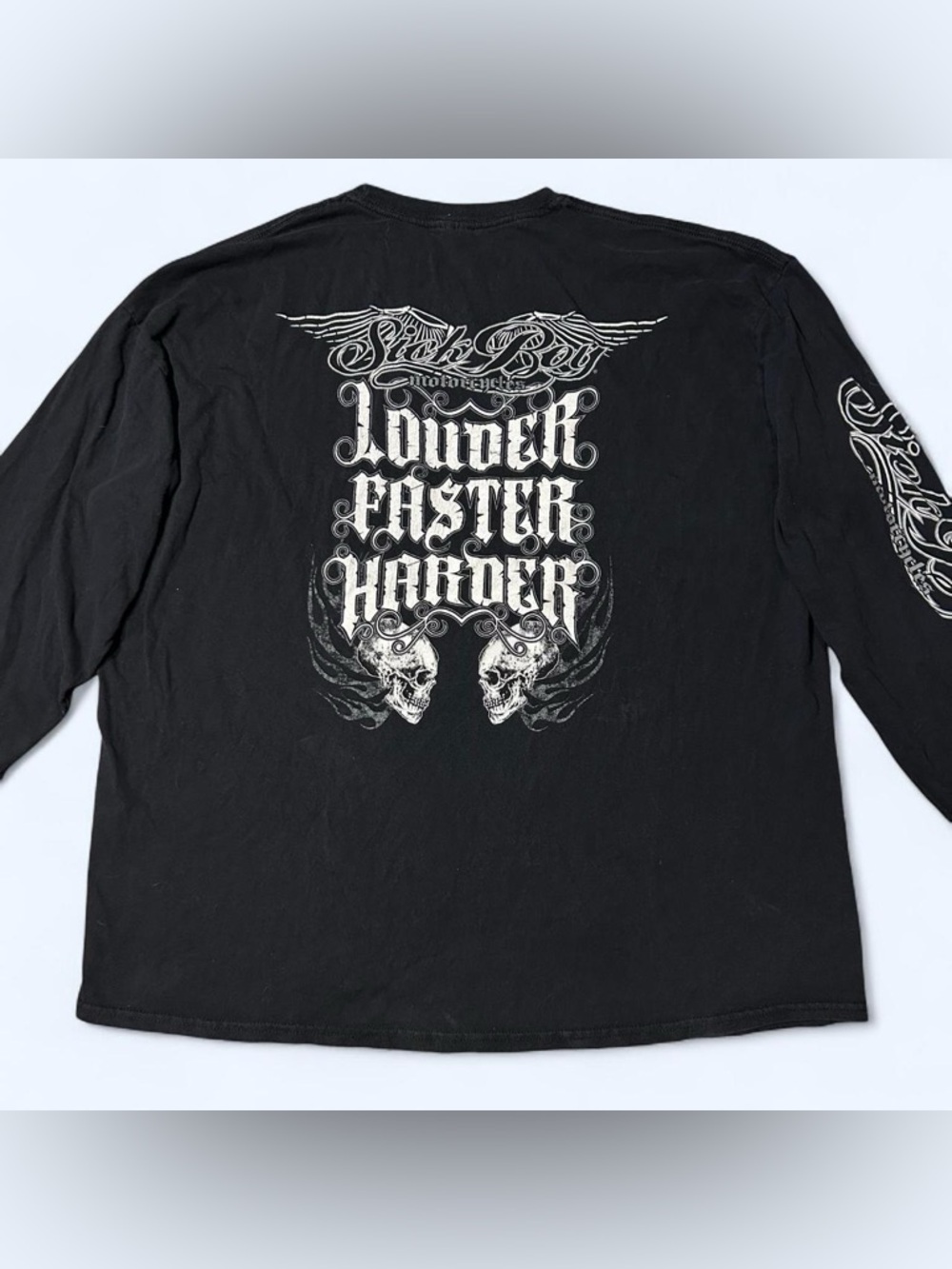 Grunge Black Skull Graphic Tee!